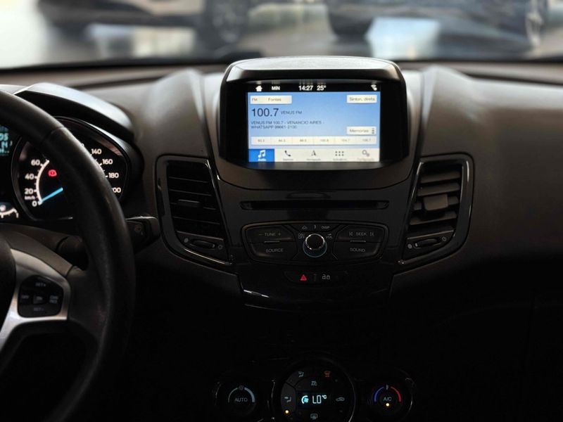 FORD FIESTA 1.6 TIVCT TITANIUM POWERSHIFT 2017/2018 LEHMEN VEÍCULOS VENÂNCIO AIRES / Carros no Vale
