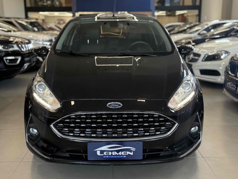FORD FIESTA 1.6 TIVCT TITANIUM POWERSHIFT 2017/2018 LEHMEN VEÍCULOS VENÂNCIO AIRES / Carros no Vale