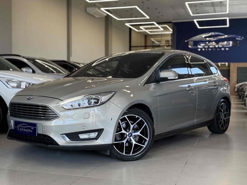 FORD FOCUS 2.0 TITANIUM 16V POWERSHIFT 2016/2016 LEHMEN VEÍCULOS VENÂNCIO AIRES / Carros no Vale