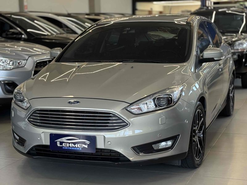 FORD FOCUS 2.0 TITANIUM 16V POWERSHIFT 2016/2016 LEHMEN VEÍCULOS VENÂNCIO AIRES / Carros no Vale