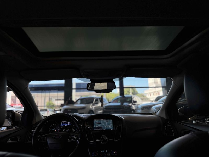 FORD FOCUS 2.0 TITANIUM 16V POWERSHIFT 2016/2016 LEHMEN VEÍCULOS VENÂNCIO AIRES / Carros no Vale