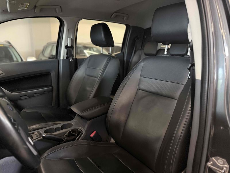 FORD RANGER 3.2 LIMITED 4X4 CD 20V 2016/2017 LEHMEN VEÍCULOS VENÂNCIO AIRES / Carros no Vale