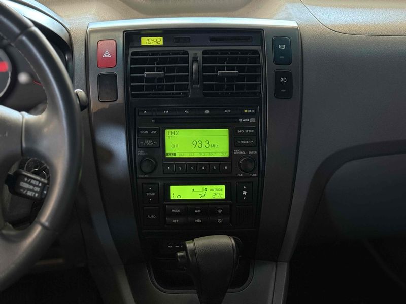 HYUNDAI TUCSON 2.0 MPFI GLS 16V 143CV 2WD 2011/2012 LEHMEN VEÍCULOS VENÂNCIO AIRES / Carros no Vale