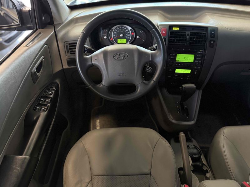 HYUNDAI TUCSON 2.0 MPFI GLS 16V 143CV 2WD 2011/2012 LEHMEN VEÍCULOS VENÂNCIO AIRES / Carros no Vale