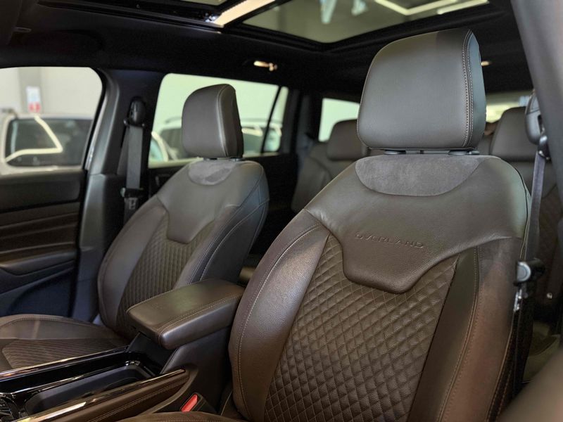 JEEP COMMANDER 2.0 TD380 TURBO OVERLAND AT9 2022/2022 LEHMEN VEÍCULOS VENÂNCIO AIRES / Carros no Vale