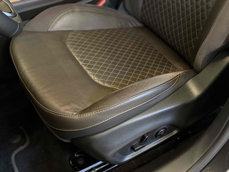 JEEP COMMANDER 2.0 TD380 TURBO OVERLAND AT9 2022/2022 LEHMEN VEÍCULOS VENÂNCIO AIRES / Carros no Vale