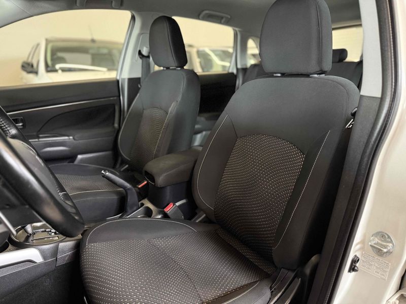 MITSUBISHI ASX 2.0 4X2 16V 2014/2015 LEHMEN VEÍCULOS VENÂNCIO AIRES / Carros no Vale