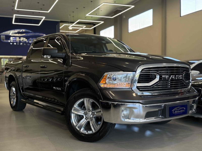 RAM CLASSIC 5.7 V8 LARAMIE CD 4X4 2023/2023 LEHMEN VEÍCULOS VENÂNCIO AIRES / Carros no Vale
