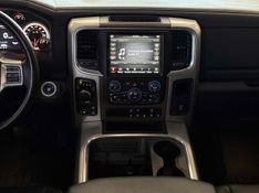 RAM CLASSIC 5.7 V8 LARAMIE CD 4X4 2023/2023 LEHMEN VEÍCULOS VENÂNCIO AIRES / Carros no Vale