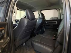 RAM CLASSIC 5.7 V8 LARAMIE CD 4X4 2023/2023 LEHMEN VEÍCULOS VENÂNCIO AIRES / Carros no Vale