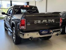 RAM CLASSIC 5.7 V8 LARAMIE CD 4X4 2023/2023 LEHMEN VEÍCULOS VENÂNCIO AIRES / Carros no Vale