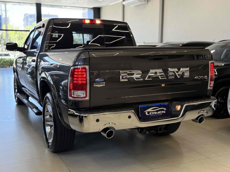 RAM CLASSIC 5.7 V8 LARAMIE CD 4X4 2023/2023 LEHMEN VEÍCULOS VENÂNCIO AIRES / Carros no Vale