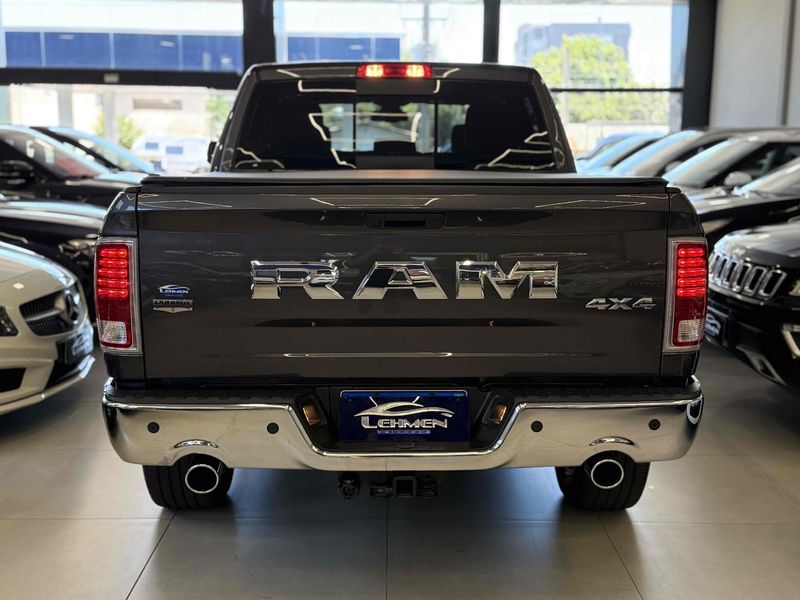 RAM CLASSIC 5.7 V8 LARAMIE CD 4X4 2023/2023 LEHMEN VEÍCULOS VENÂNCIO AIRES / Carros no Vale