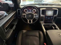 RAM CLASSIC 5.7 V8 LARAMIE CD 4X4 2023/2023 LEHMEN VEÍCULOS VENÂNCIO AIRES / Carros no Vale