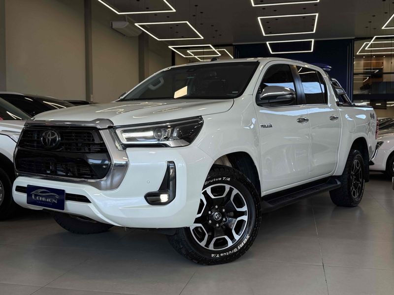 TOYOTA HILUX 2.8 D-4D TURBO CD SRX 4X4 2020/2021 LEHMEN VEÍCULOS VENÂNCIO AIRES / Carros no Vale