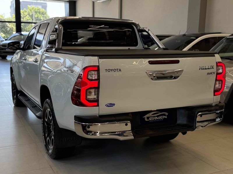 TOYOTA HILUX 2.8 D-4D TURBO CD SRX 4X4 2020/2021 LEHMEN VEÍCULOS VENÂNCIO AIRES / Carros no Vale