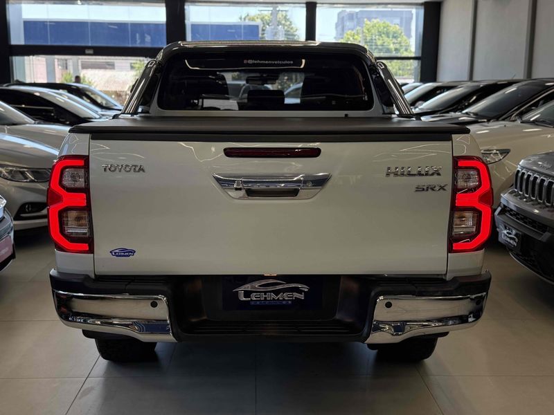 TOYOTA HILUX 2.8 D-4D TURBO CD SRX 4X4 2020/2021 LEHMEN VEÍCULOS VENÂNCIO AIRES / Carros no Vale