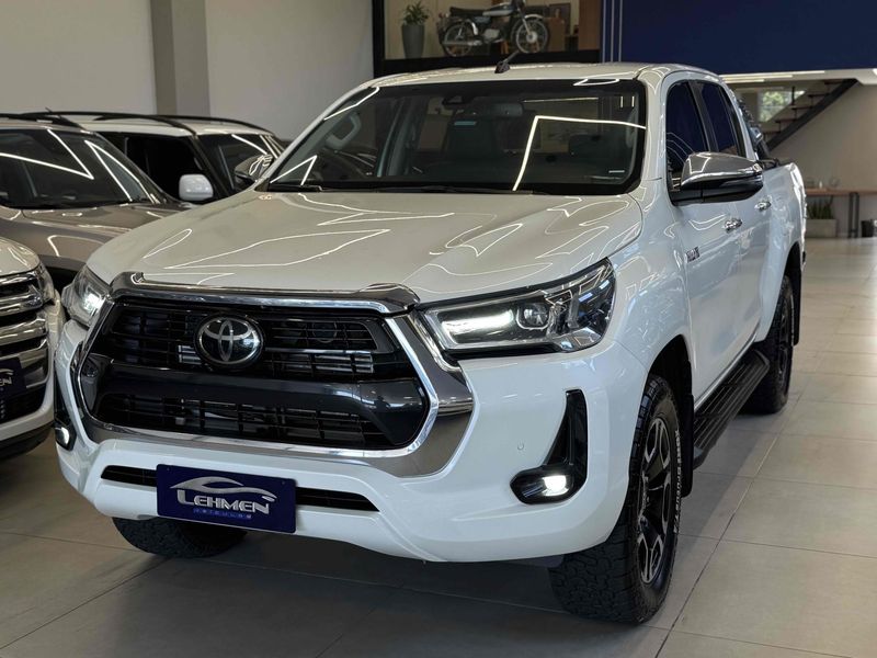 TOYOTA HILUX 2.8 D-4D TURBO CD SRX 4X4 2020/2021 LEHMEN VEÍCULOS VENÂNCIO AIRES / Carros no Vale