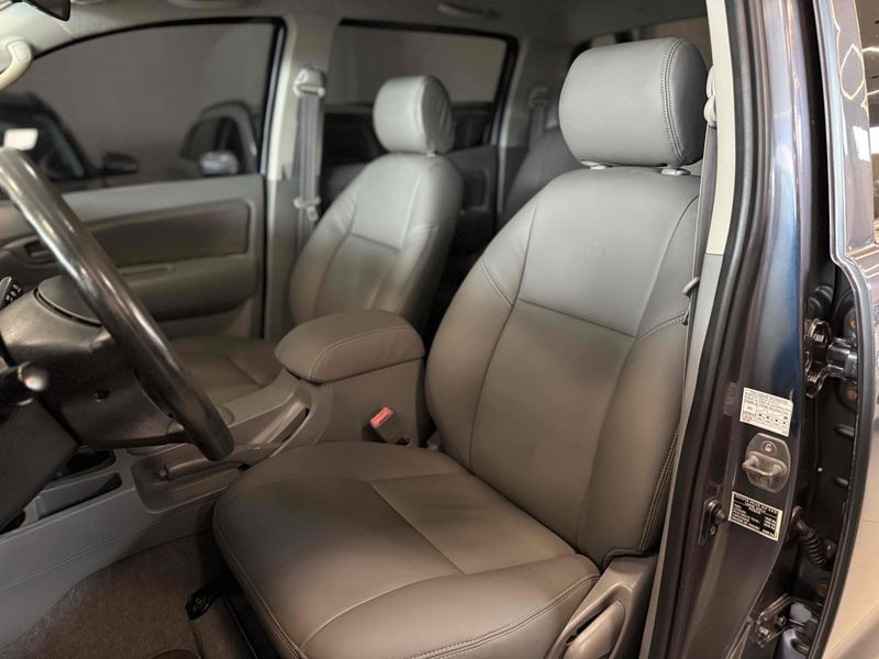 TOYOTA HILUX 3.0 SRV 4X4 CD 16V TURBO INTERCOOLER 2007/2008 LEHMEN VEÍCULOS VENÂNCIO AIRES / Carros no Vale