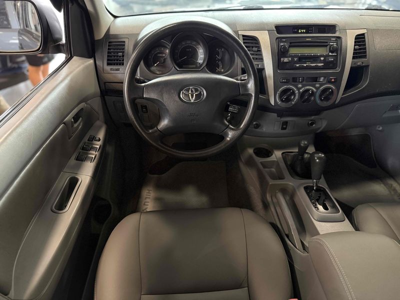 TOYOTA HILUX 3.0 SRV 4X4 CD 16V TURBO INTERCOOLER 2007/2008 LEHMEN VEÍCULOS VENÂNCIO AIRES / Carros no Vale