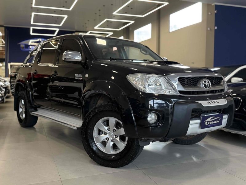 TOYOTA HILUX 3.0 SRV 4X4 CD 16V TURBO INTERCOOLER 2011/2011 LEHMEN VEÍCULOS VENÂNCIO AIRES / Carros no Vale