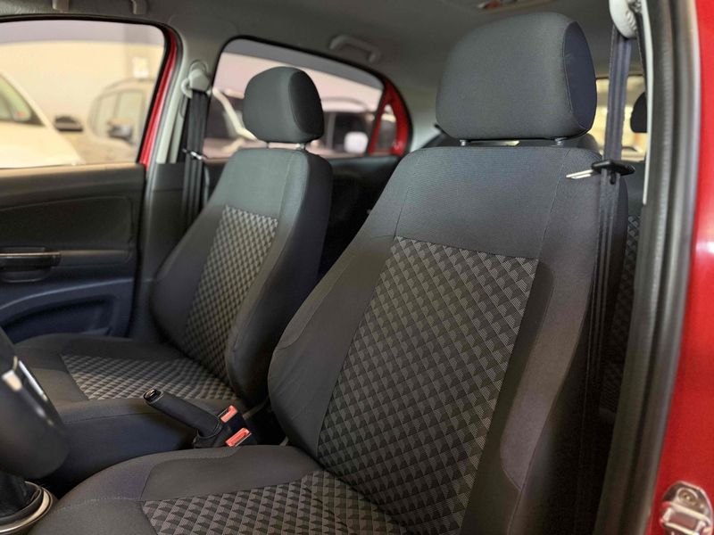 VOLKSWAGEN GOL 1.0 MI COMFORTLINE 8V 2014/2015 LEHMEN VEÍCULOS VENÂNCIO AIRES / Carros no Vale