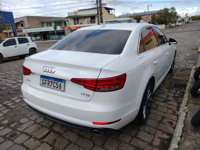 Audi A4 2.0 Sedan Ambiente 16v Tfsi S Tron 2017/2018 NECO TOLATI VEÍCULOS VENÂNCIO AIRES / Carros no Vale