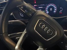 Audi Q3 1.4 35 TFSI GASOLINA BLACK S TRONIC 2019/2020 BETIOLO NOVOS E SEMINOVOS LAJEADO / Carros no Vale