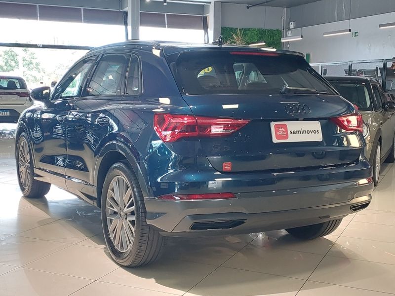Audi Q3 1.4 35 TFSI GASOLINA BLACK S TRONIC 2019/2020 BETIOLO NOVOS E SEMINOVOS LAJEADO / Carros no Vale Audi Q3 1.4 35 TFSI GASOLINA BLACK S TRONIC 2019/2020 BETIOLO NOVOS E SEMINOVOS LAJEADO / Carros no Vale