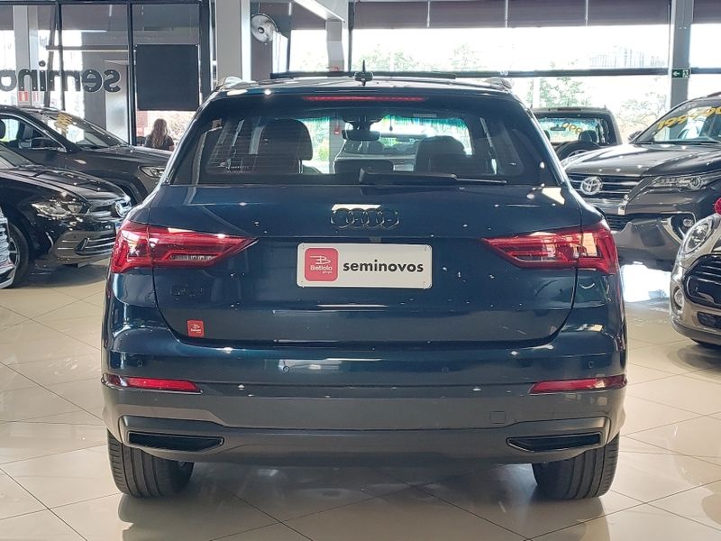 Audi Q3 1.4 35 TFSI GASOLINA BLACK S TRONIC 2019/2020 BETIOLO NOVOS E SEMINOVOS LAJEADO / Carros no Vale Audi Q3 1.4 35 TFSI GASOLINA BLACK S TRONIC 2019/2020 BETIOLO NOVOS E SEMINOVOS LAJEADO / Carros no Vale