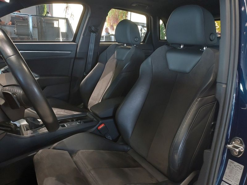 Audi Q3 1.4 35 TFSI GASOLINA BLACK S TRONIC 2019/2020 BETIOLO NOVOS E SEMINOVOS LAJEADO / Carros no Vale Audi Q3 1.4 35 TFSI GASOLINA BLACK S TRONIC 2019/2020 BETIOLO NOVOS E SEMINOVOS LAJEADO / Carros no Vale