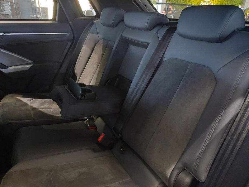 Audi Q3 1.4 35 TFSI GASOLINA BLACK S TRONIC 2019/2020 BETIOLO NOVOS E SEMINOVOS LAJEADO / Carros no Vale Audi Q3 1.4 35 TFSI GASOLINA BLACK S TRONIC 2019/2020 BETIOLO NOVOS E SEMINOVOS LAJEADO / Carros no Vale