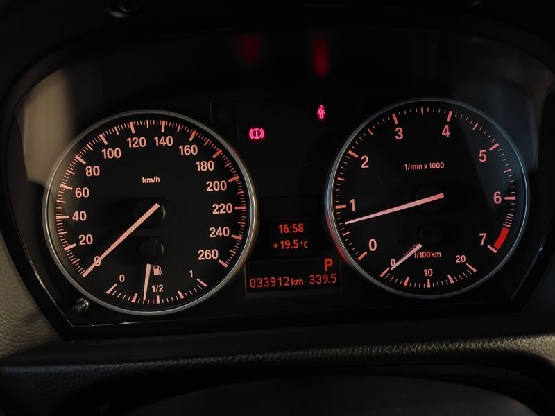 BMW 318i 2.0 SEDAN 16V GASOLINA 4P AUTOMÁTICO 2011/2012 BETIOLO NOVOS E SEMINOVOS LAJEADO / Carros no Vale BMW 318i 2.0 SEDAN 16V GASOLINA 4P AUTOMÁTICO 2011/2012 BETIOLO NOVOS E SEMINOVOS LAJEADO / Carros no Vale