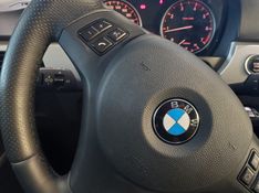 BMW 318i 2.0 SEDAN 16V GASOLINA 4P AUTOMÁTICO 2011/2012 BETIOLO NOVOS E SEMINOVOS LAJEADO / Carros no Vale