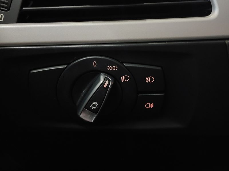 BMW 318i 2.0 SEDAN 16V GASOLINA 4P AUTOMÁTICO 2011/2012 BETIOLO NOVOS E SEMINOVOS LAJEADO / Carros no Vale BMW 318i 2.0 SEDAN 16V GASOLINA 4P AUTOMÁTICO 2011/2012 BETIOLO NOVOS E SEMINOVOS LAJEADO / Carros no Vale