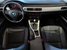 BMW 318i 2.0 SEDAN 16V GASOLINA 4P AUTOMÁTICO 2011/2012 BETIOLO NOVOS E SEMINOVOS LAJEADO / Carros no Vale