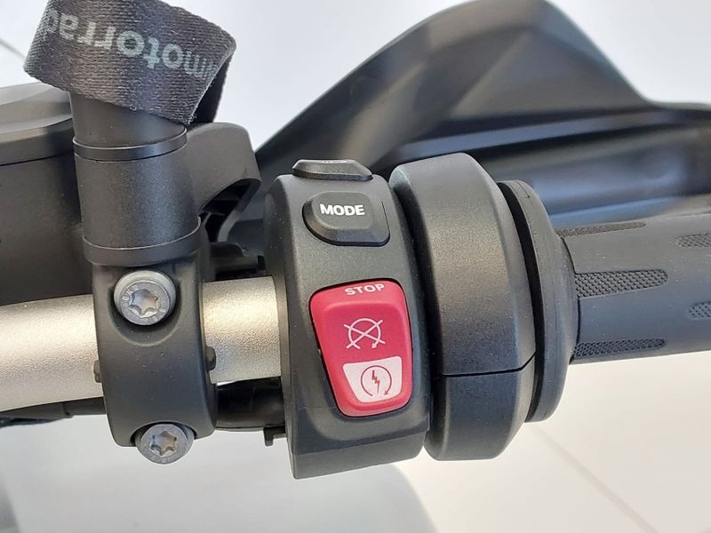 BMW F 900 GS ADVENTURE PLUS 2025/2025 BETIOLO NOVOS E SEMINOVOS LAJEADO / Carros no Vale