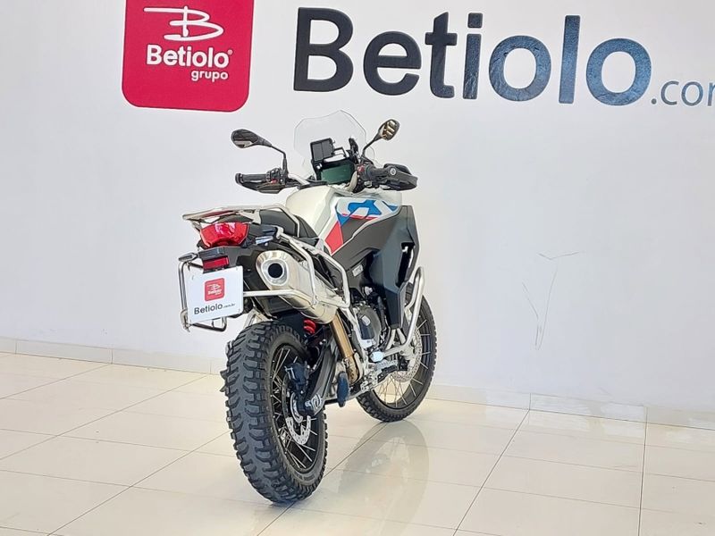 BMW F 900 GS ADVENTURE PLUS 2025/2025 BETIOLO NOVOS E SEMINOVOS LAJEADO / Carros no Vale