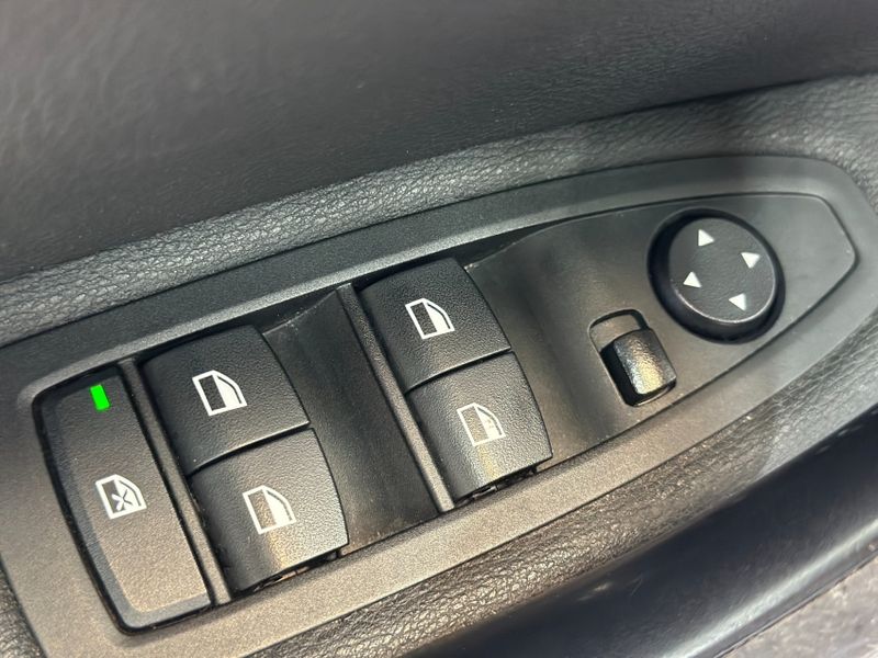 BMW X1 2.0 16V TURBO ACTIVEFLEX SDRIVE20I 4P AUTOMÁTICO 2017/2017 BETIOLO NOVOS E SEMINOVOS LAJEADO / Carros no Vale BMW X1 2.0 16V TURBO ACTIVEFLEX SDRIVE20I 4P AUTOMÁTICO 2017/2017 BETIOLO NOVOS E SEMINOVOS LAJEADO / Carros no Vale