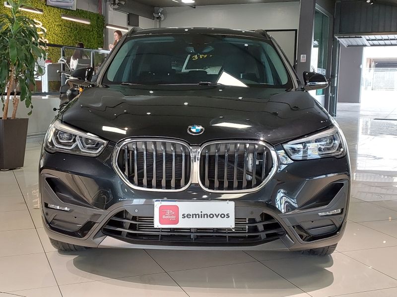 BMW X1 2.0 16V TURBO ACTIVEFLEX SDRIVE20I 4P AUTOMÁTICO 2020/2021 BETIOLO NOVOS E SEMINOVOS LAJEADO / Carros no Vale