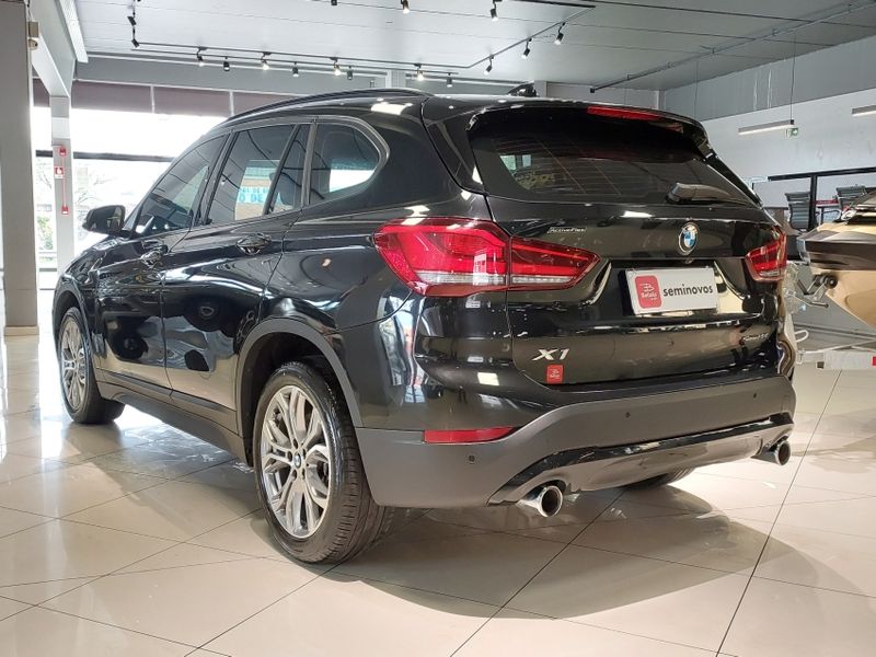 BMW X1 2.0 16V TURBO ACTIVEFLEX SDRIVE20I 4P AUTOMÁTICO 2020/2021 BETIOLO NOVOS E SEMINOVOS LAJEADO / Carros no Vale