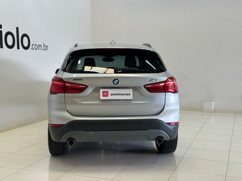 BMW X1 2.0 16V TURBO ACTIVEFLEX SDRIVE20I 4P AUTOMÁTICO 2017/2017 BETIOLO NOVOS E SEMINOVOS LAJEADO / Carros no Vale BMW X1 2.0 16V TURBO ACTIVEFLEX SDRIVE20I 4P AUTOMÁTICO 2017/2017 BETIOLO NOVOS E SEMINOVOS LAJEADO / Carros no Vale