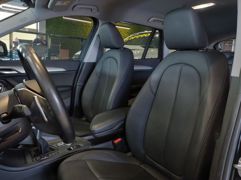 BMW X1 2.0 16V TURBO ACTIVEFLEX SDRIVE20I 4P AUTOMÁTICO 2020/2021 BETIOLO NOVOS E SEMINOVOS LAJEADO / Carros no Vale