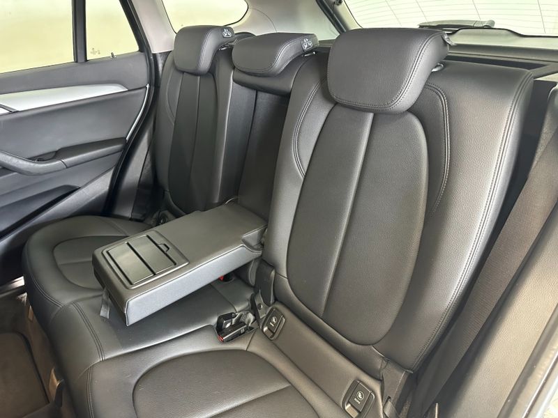 BMW X1 2.0 16V TURBO ACTIVEFLEX SDRIVE20I 4P AUTOMÁTICO 2017/2017 BETIOLO NOVOS E SEMINOVOS LAJEADO / Carros no Vale BMW X1 2.0 16V TURBO ACTIVEFLEX SDRIVE20I 4P AUTOMÁTICO 2017/2017 BETIOLO NOVOS E SEMINOVOS LAJEADO / Carros no Vale