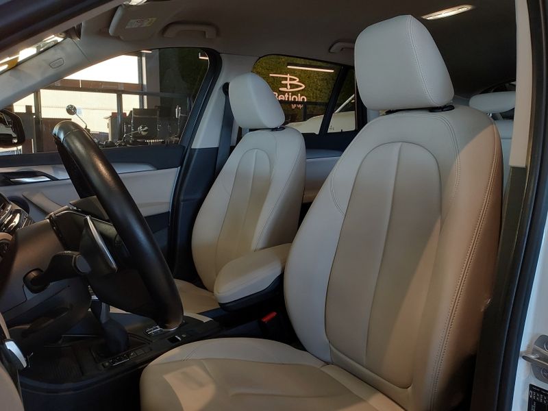 BMW X1 2.0 16V TURBO ACTIVEFLEX SDRIVE20I GP 4P AUTOMÁTICO 2021/2022 BETIOLO NOVOS E SEMINOVOS LAJEADO / Carros no Vale