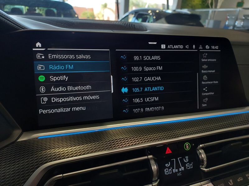 BMW X5 3.0 I6 TURBO HÍBRIDO XDRIVE45E M SPORT AUTOMÁTICO 2022/2023 BETIOLO NOVOS E SEMINOVOS LAJEADO / Carros no Vale BMW X5 3.0 I6 TURBO HÍBRIDO XDRIVE45E M SPORT AUTOMÁTICO 2022/2023 BETIOLO NOVOS E SEMINOVOS LAJEADO / Carros no Vale