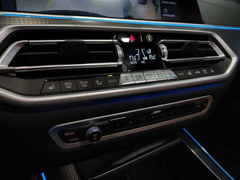 BMW X5 3.0 I6 TURBO HÍBRIDO XDRIVE45E M SPORT AUTOMÁTICO 2022/2023 BETIOLO NOVOS E SEMINOVOS LAJEADO / Carros no Vale BMW X5 3.0 I6 TURBO HÍBRIDO XDRIVE45E M SPORT AUTOMÁTICO 2022/2023 BETIOLO NOVOS E SEMINOVOS LAJEADO / Carros no Vale