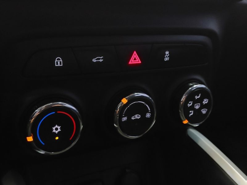 Chevrolet ONIX 1.0 FLEX LT MANUAL 2024/2024 BETIOLO NOVOS E SEMINOVOS LAJEADO / Carros no Vale