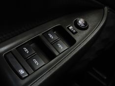 Chevrolet ONIX 1.0 FLEX LT MANUAL 2024/2024 BETIOLO NOVOS E SEMINOVOS LAJEADO / Carros no Vale