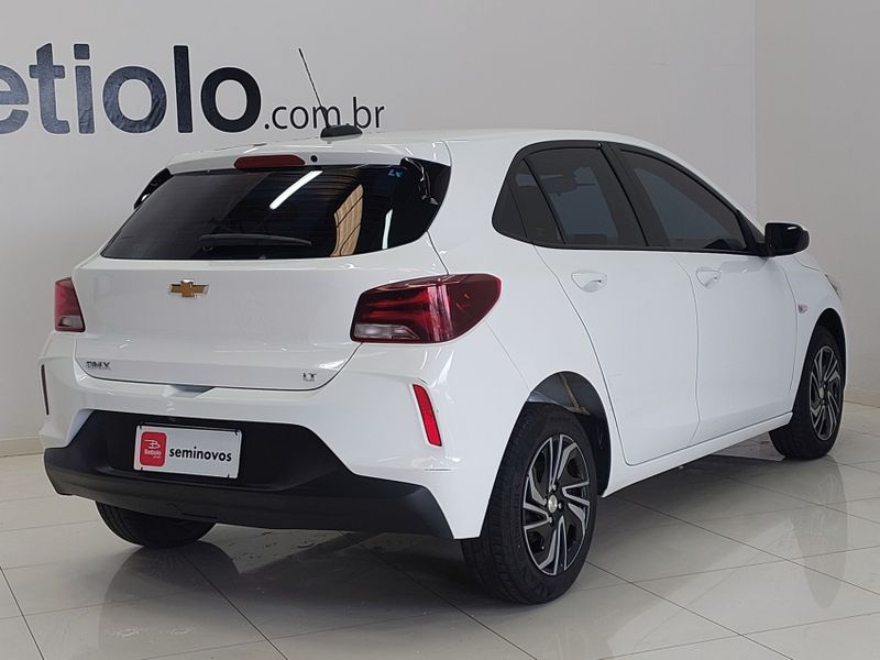 Chevrolet ONIX 1.0 FLEX LT MANUAL 2024/2024 BETIOLO NOVOS E SEMINOVOS LAJEADO / Carros no Vale